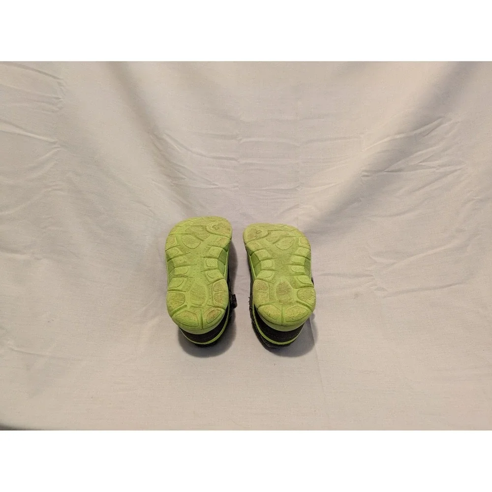 Under Armour Toddler Shoes Size 7K Neon Green & Gray Good Condition‎